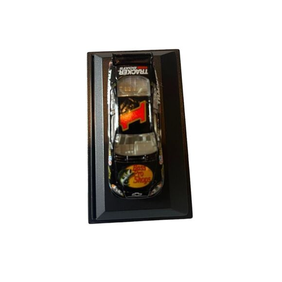 Lionel 2007 Martin Truex Jr #1 Bass Pro Shops Dover Race 1st Win NASCAR Racecar - Picture 14 of 16